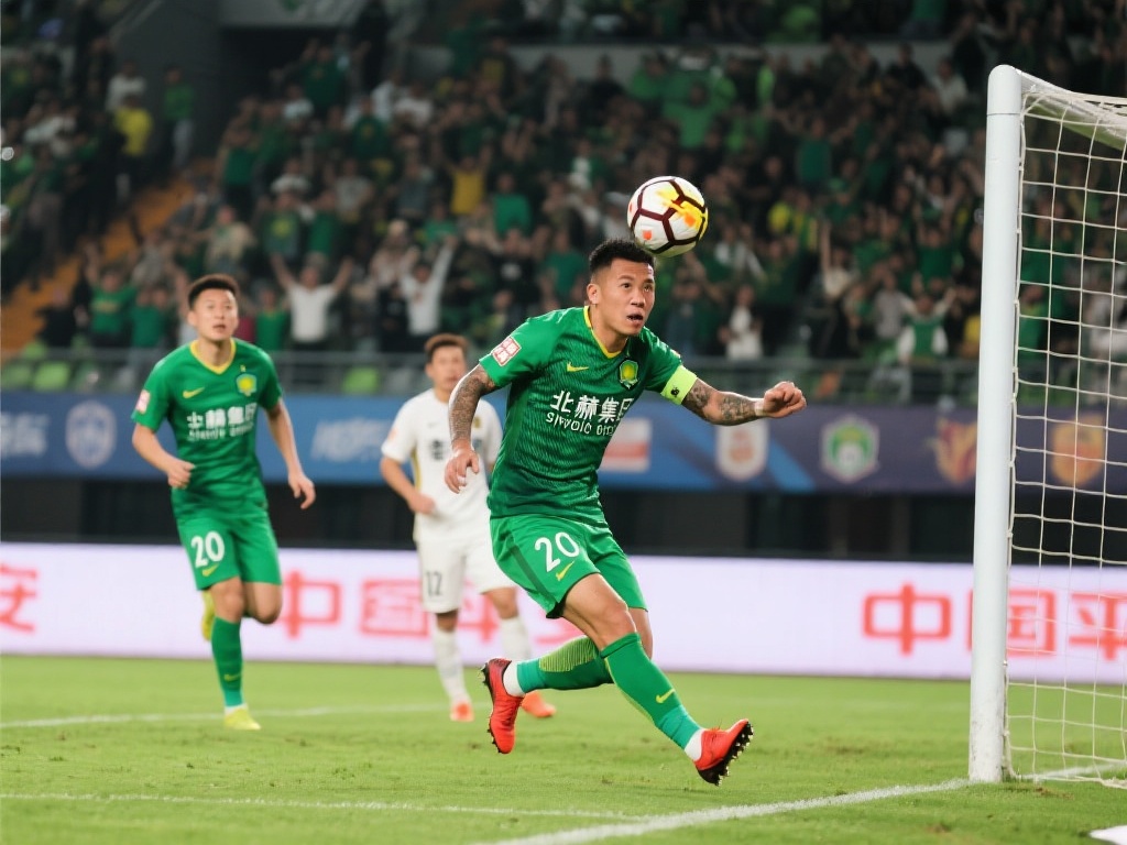 王刚右路精准传中折射，法比奥头球建功，国安2-0占优