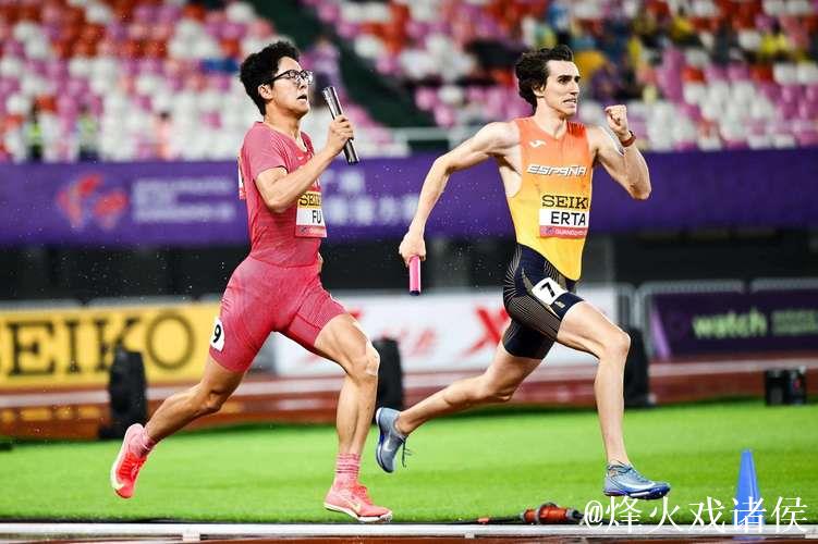 世界赛决赛首胜!奋勇前行 世界赛决赛首胜!奋勇前行